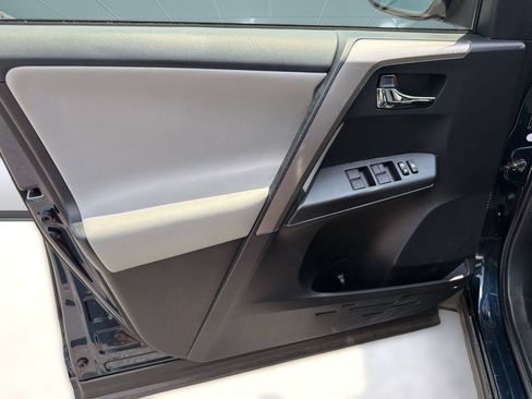 Used 2018 Toyota RAV4 XLE FWD image 13