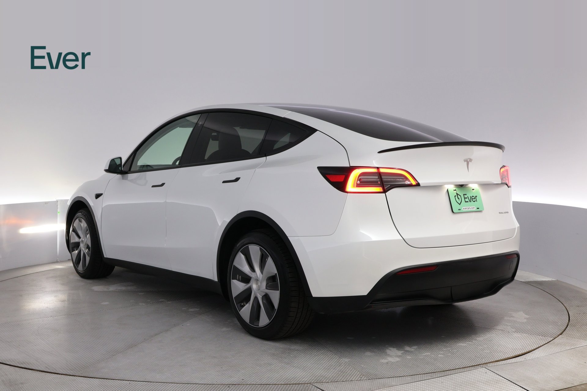Used 2023 Tesla Model Y Long Range AWD/4WD image 17