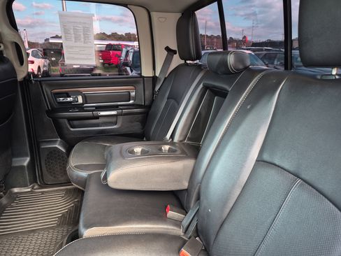 Used 2018 RAM 1500 Laramie image 18