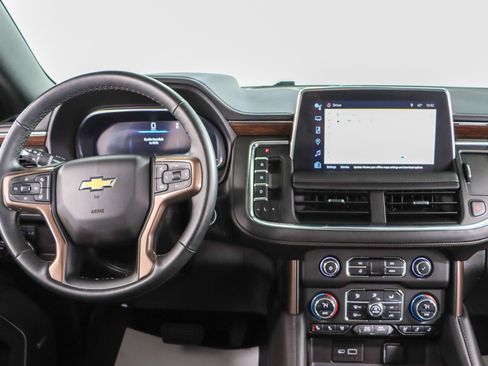Used 2023 Chevrolet Suburban High Country image 18