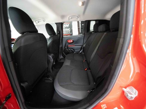 Used 2020 Jeep Renegade Altitude AWD/4WD image 23