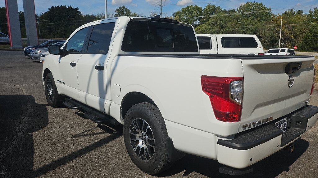 Certified 2024 Nissan Titan SV w/ SV Convenience Package RWD image 3