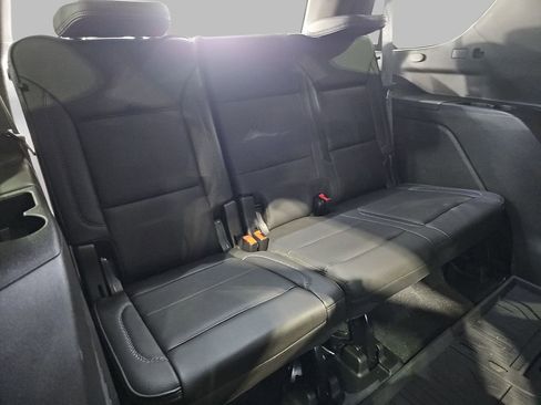 Certified 2021 GMC Yukon Denali w/ Denali Premium Package AWD/4WD image 15