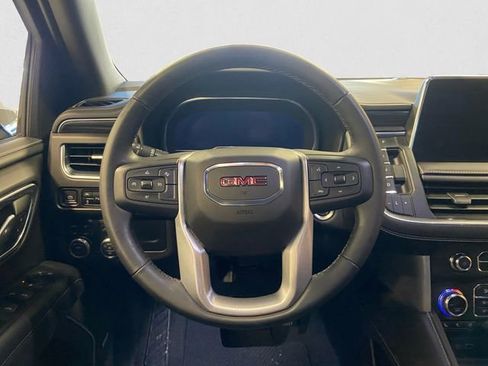 Used 2024 GMC Yukon SLT image 13