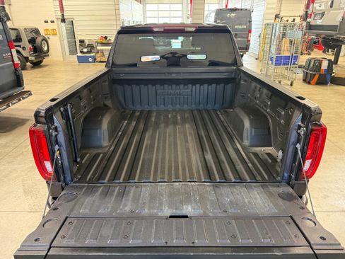 Used 2023 GMC Sierra 1500 SLT w/ SLT Premium Package AWD/4WD image 28