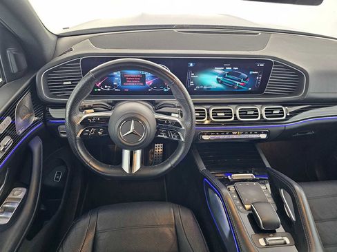 Used 2024 Mercedes-Benz GLS 450 4MATIC image 19