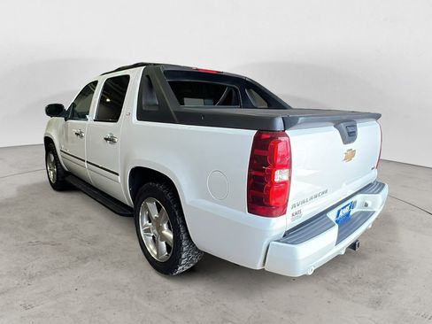 Used 2011 Chevrolet Avalanche LTZ RWD image 4