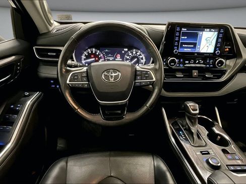 Used 2022 Toyota Highlander Limited AWD/4WD image 8