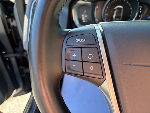 Used 2017 Volvo XC60 T6 Inscription w/ Climate Package AWD/4WD image 16