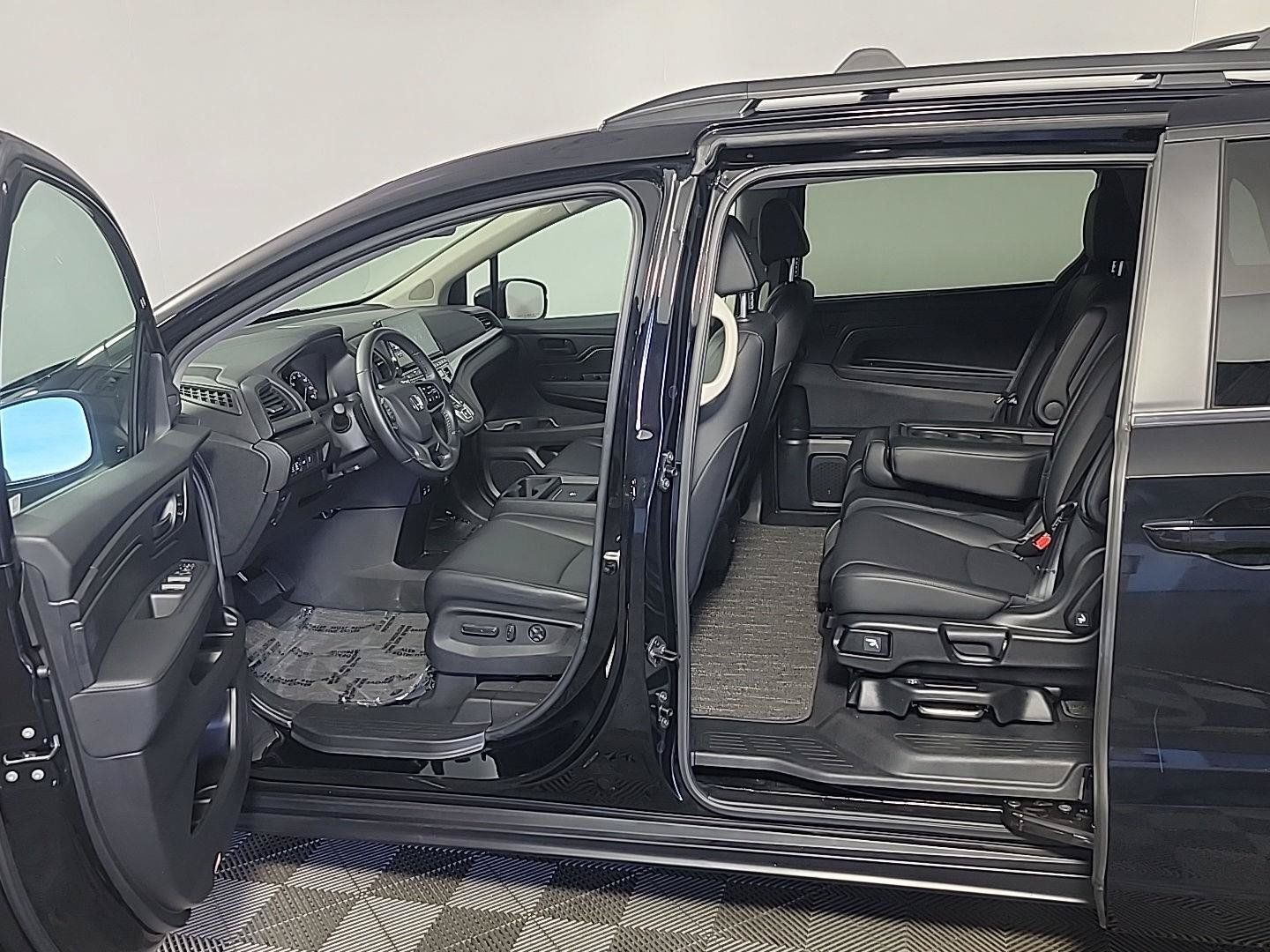 Certified 2025 Honda Odyssey EX-L image 17