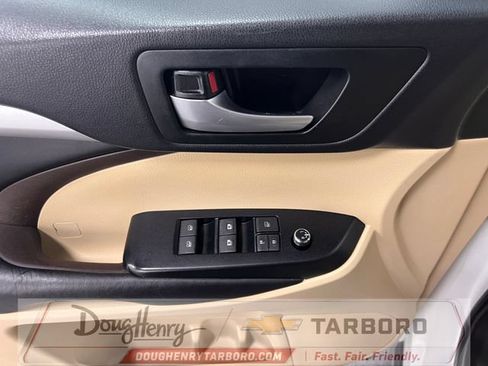 Used 2018 Toyota Highlander XLE FWD image 25