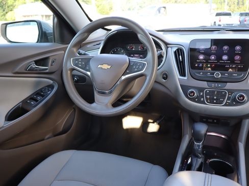 Used 2024 Chevrolet Malibu LT FWD image 12