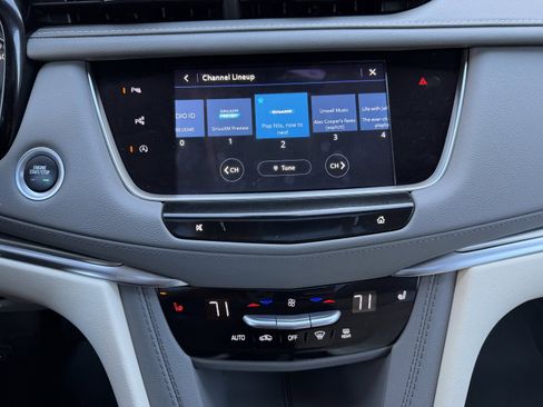Used 2024 Cadillac XT5 Premium Luxury w/ Technology Package AWD/4WD image 24