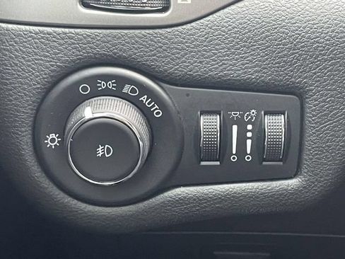Used 2021 Jeep Cherokee Latitude Plus w/ Sun & Sound Group FWD image 19