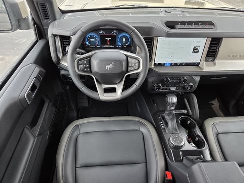 New 2026 Ford Bronco Outer Banks w/ Sasquatch Package AWD/4WD image 9