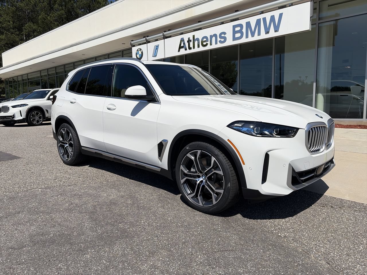 Used 2026 BMW X5 xDrive50e w/ Climate Comfort Package AWD/4WD image 2