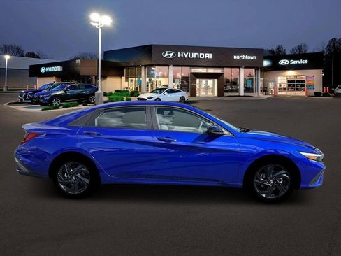 New 2026 Hyundai Elantra Sport FWD image 9
