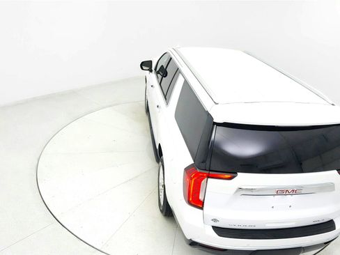Used 2024 GMC Yukon XL SLT RWD image 16