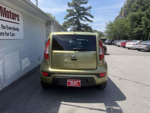 Used 2013 Kia Soul FWD image 4