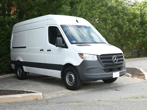 Used 2024 Mercedes-Benz Sprinter 2500 image 9