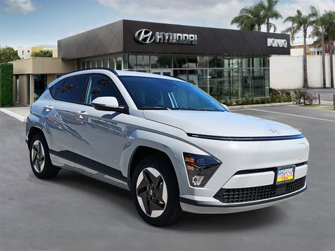 New 2025 Hyundai Kona SEL image 1