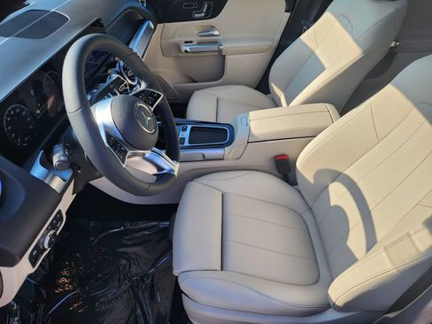 New 2026 Mercedes-Benz GLB 250 4MATIC image 9