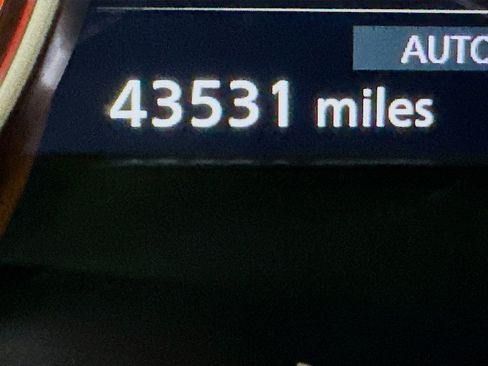 Used 2023 Nissan Rogue SL w/ SL Premium Package image 19