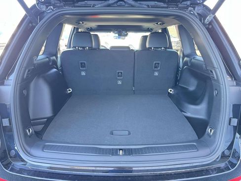 New 2025 Jeep Grand Cherokee Altitude image 9