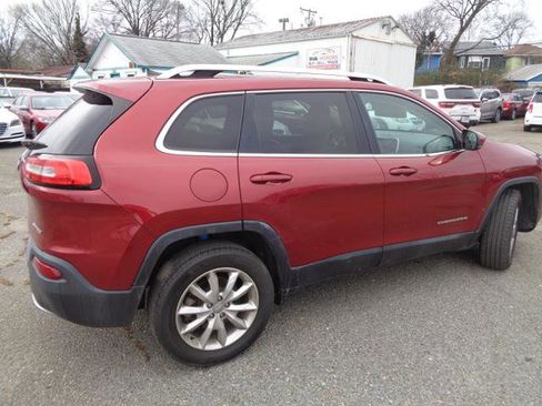 Used 2017 Jeep Cherokee Limited image 16