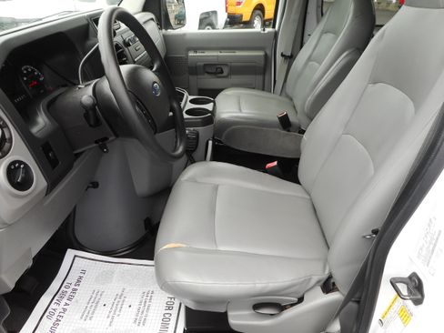 Used 2011 Ford E-150 and Econoline 150 Wagon w/ PWR Windows & Locks Group RWD image 13