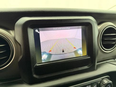 Used 2021 Jeep Gladiator Sport AWD/4WD image 19