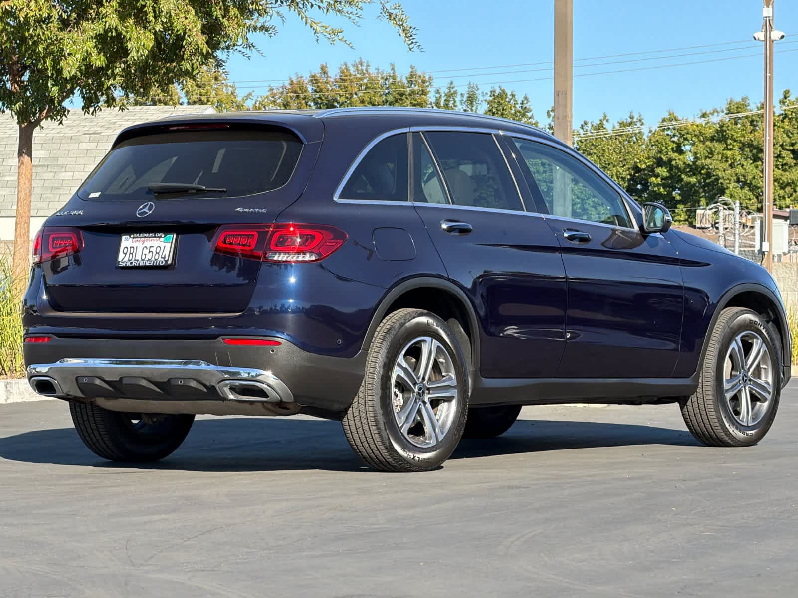 Used 2021 Mercedes-Benz GLC 300 4MATIC image 2