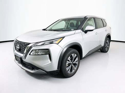 Used 2023 Nissan Rogue SV image 3