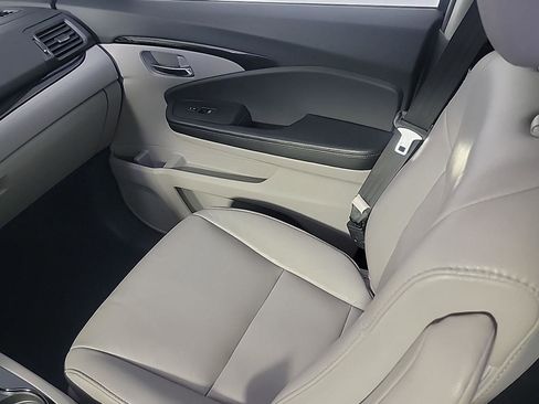 Used 2017 Honda Pilot Touring image 23