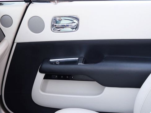 Certified 2017 Rolls-Royce Dawn image 11