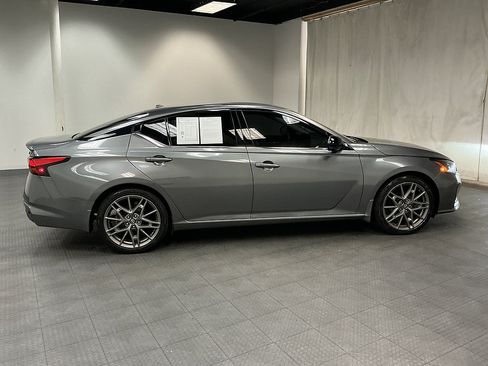 Used 2024 Nissan Altima 2.0 SR FWD image 6