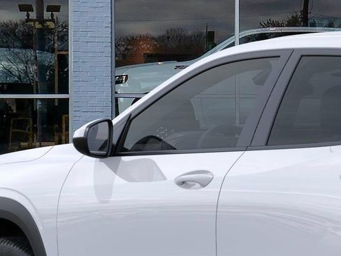 New 2026 Chevrolet Trax LS w/ LS Convenience Package FWD image 13