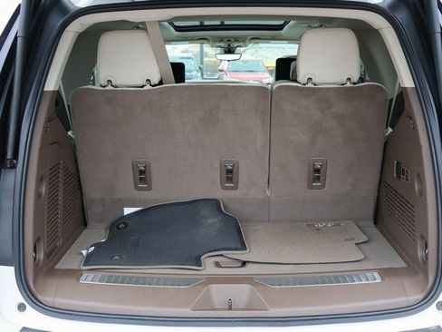 Used 2021 GMC Yukon Denali w/ Denali Premium Package image 10