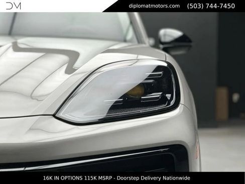 Used 2025 Porsche Cayenne E-Hybrid AWD/4WD image 13
