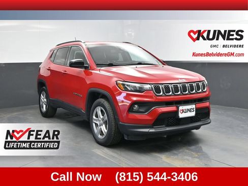 Used 2024 Jeep Compass Latitude AWD/4WD image 1