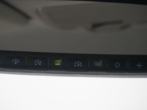 Used 2015 Toyota Sienna LE FWD image 21