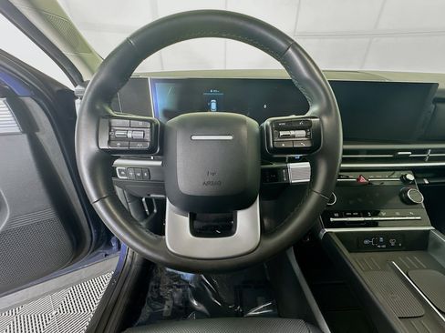 Used 2025 Hyundai Santa Fe SEL FWD image 15