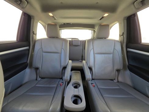 Used 2017 Toyota Highlander XLE image 15