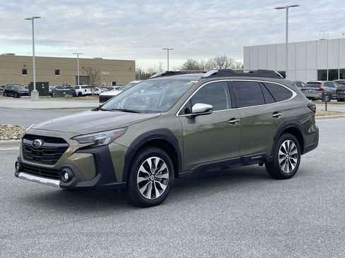 Used 2025 Subaru Outback Touring image 23
