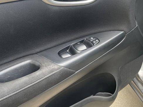 Used 2015 Nissan Sentra S image 5