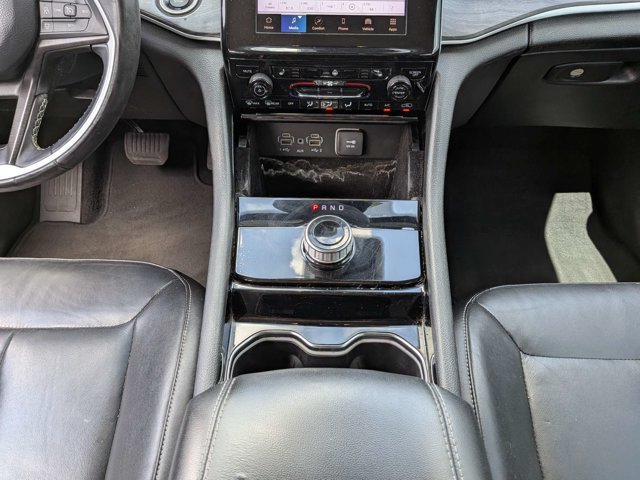Used 2022 Jeep Grand Cherokee Limited w/ Trailer Tow Prep Group (B) RWD image 17