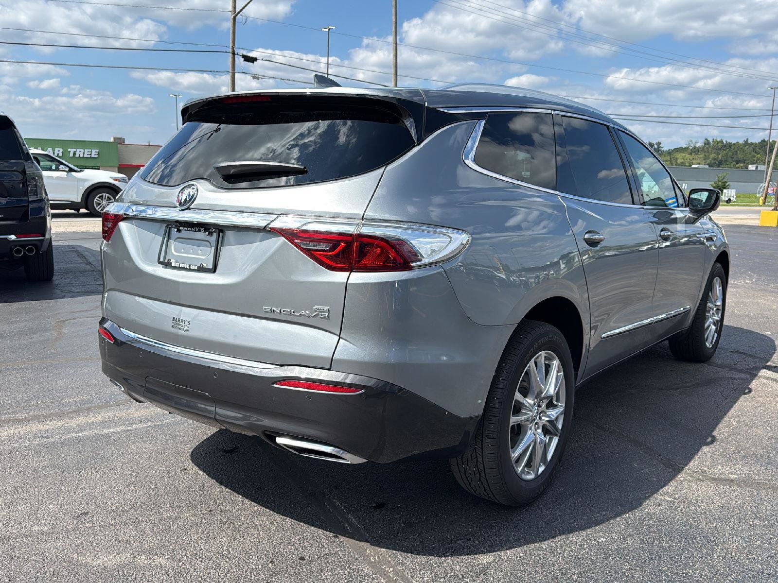 Used 2023 Buick Enclave Premium w/ Experience Buick Package AWD/4WD image 5