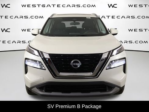 Used 2023 Nissan Rogue SV w/ SV Premium B Package FWD image 2