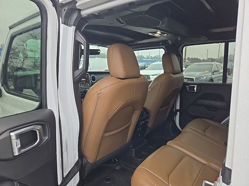 Used 2022 Jeep Wrangler Unlimited Sahara w/ Cold Weather Group image 24