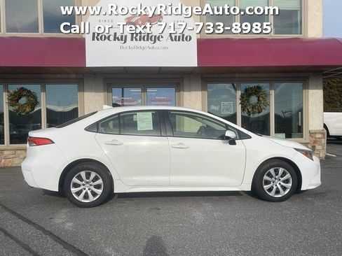 Used 2022 Toyota Corolla LE image 8